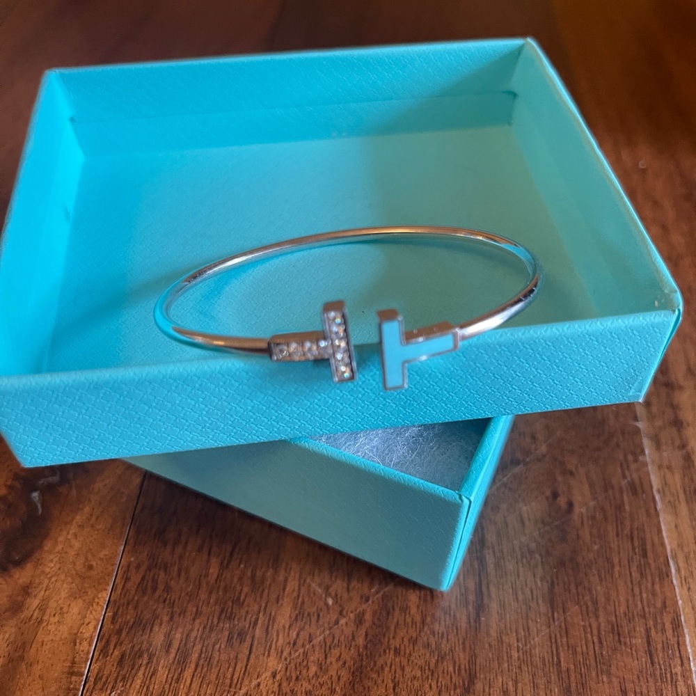 Tiffany Diamond and Turquoise Wire Bracelet
in 18k White Gold size large